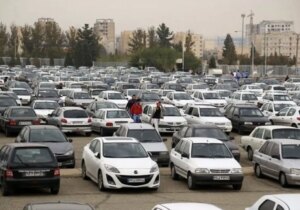 قیمت روز خودرو؛ دلار فرمان بازار خودرو را چرخاند؟