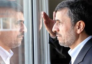 حضور احمدی نژاد در مراسم بزرگداشت رهبر شهید انقلاب/ ویدئو